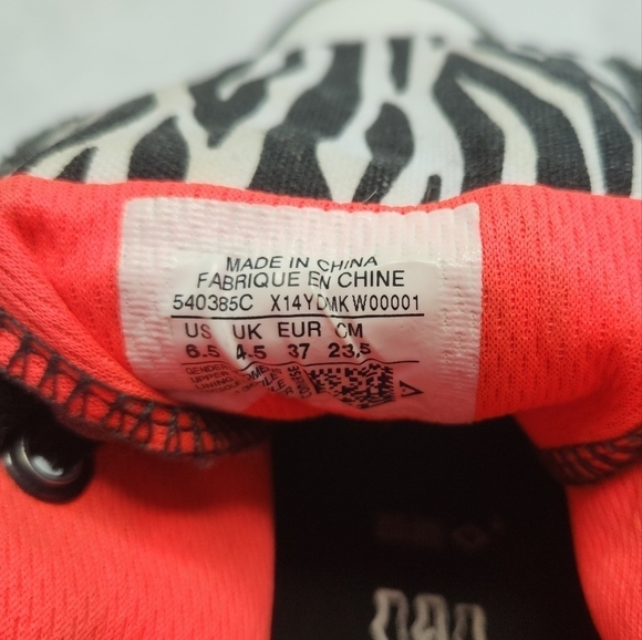 Suede Converse Allstars Hightops - Picture 10 of 12